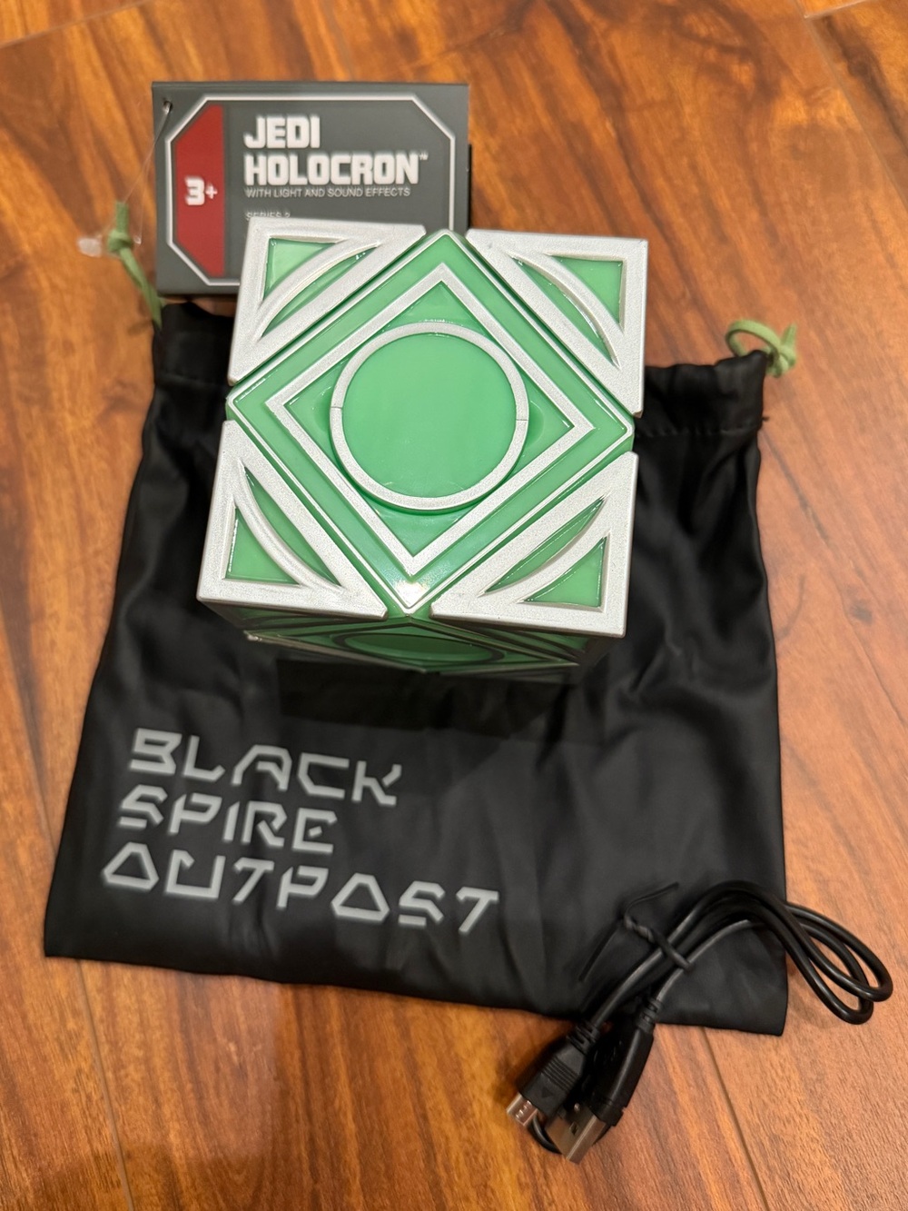 🏷️ New Disney Star Wars Jedi Holocron green toy